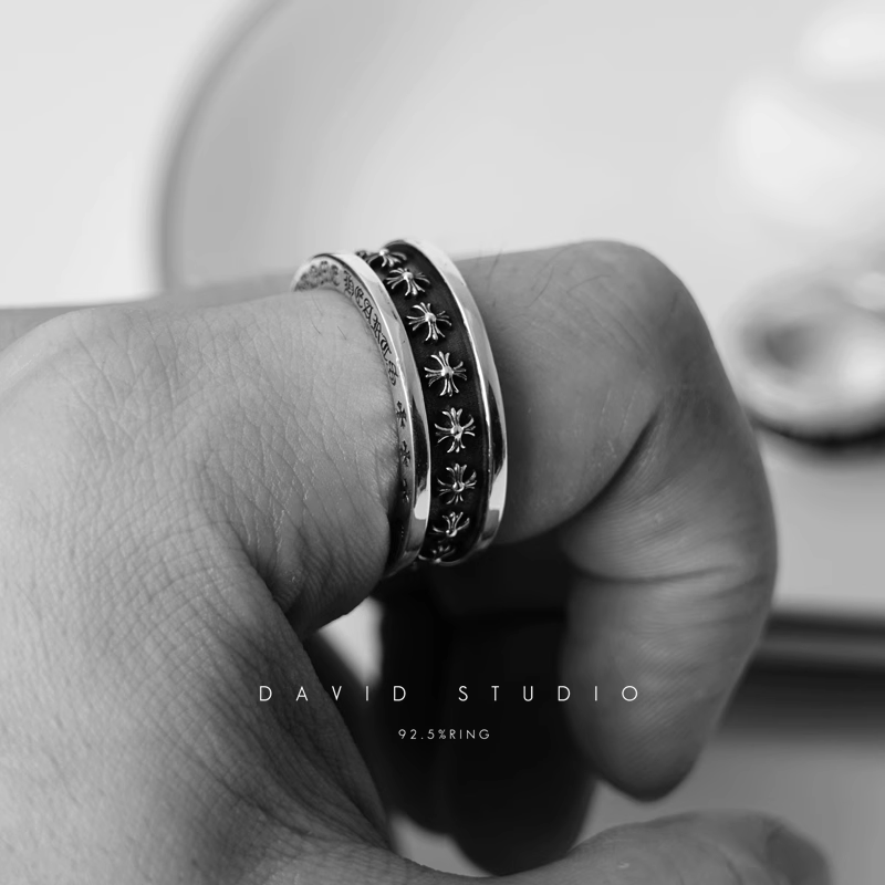 TINY CH PLUS SPINNER RING