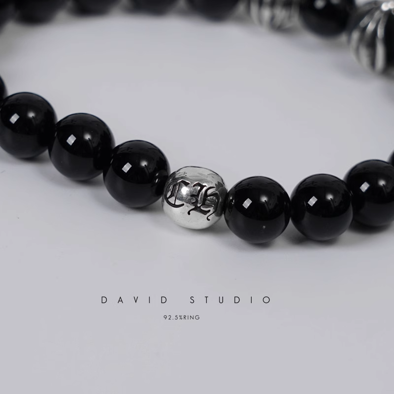 ONYX BEAD BRACELET 8MM (4 SILVER BEADS)