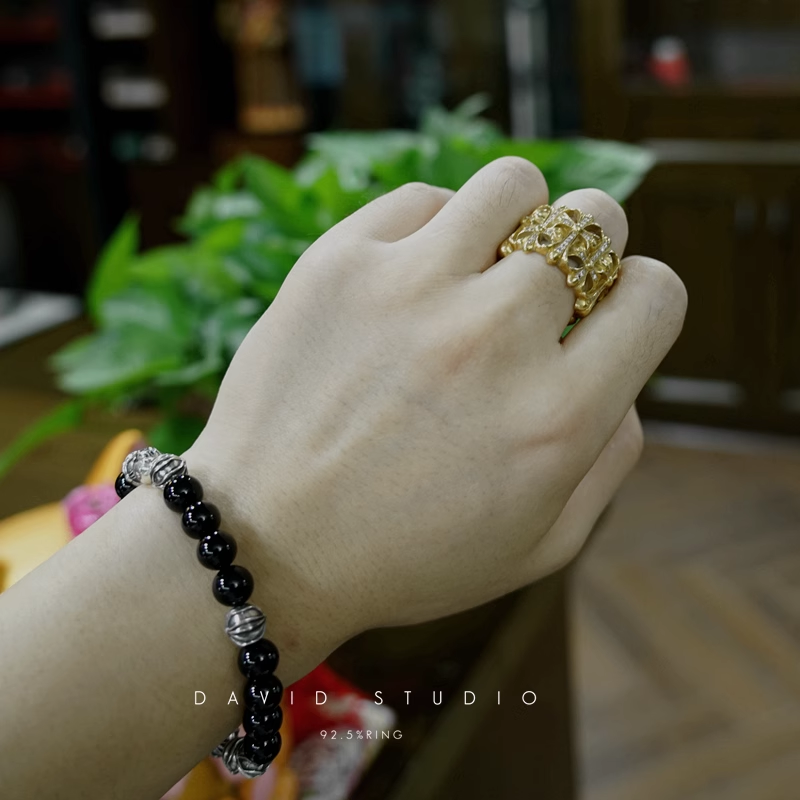 ONYX BEAD BRACELET 8MM (8 SILVER BEADS)