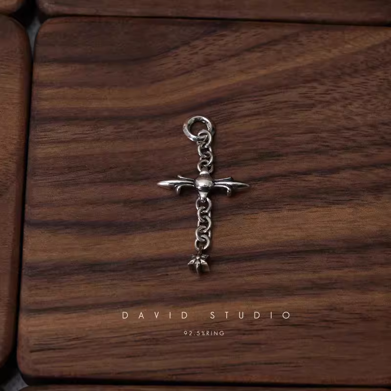 ROLY CROSS PENDANT