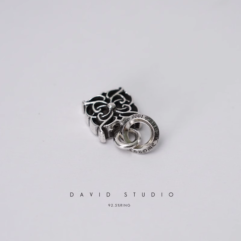 ETERNITY VINE PENDANT