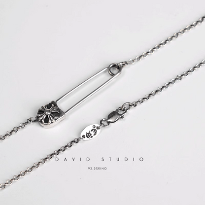 SAFETY PIN PENDANT – ROLL CHAIN