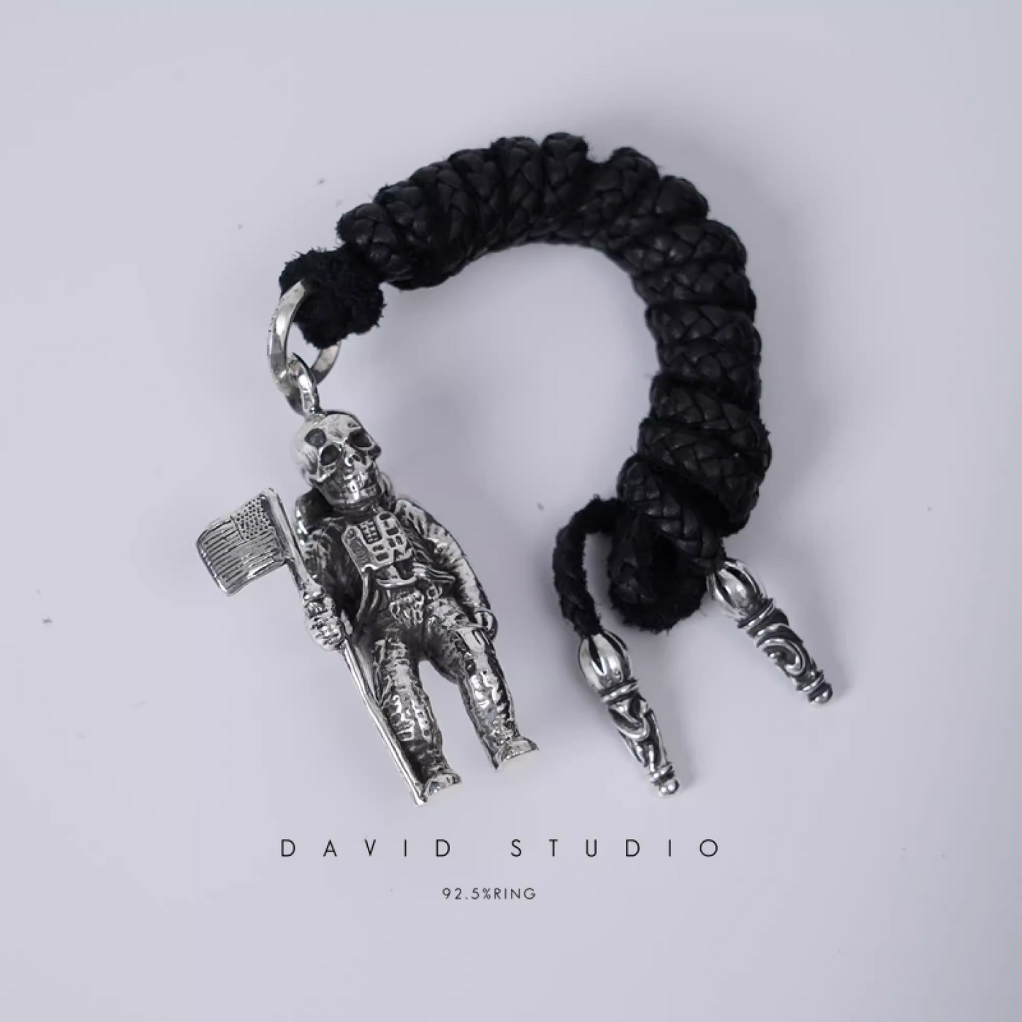 FOTI ASTRONAUT PENDANT – LEATHER BRAID