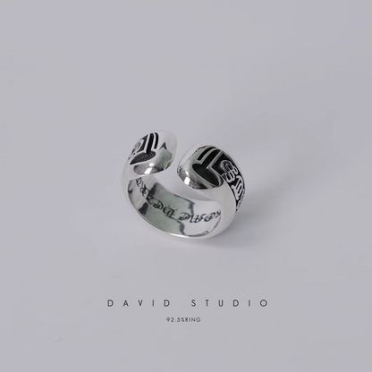CHROME HEARTS SCROLL RING – SMALL LABEL RING
