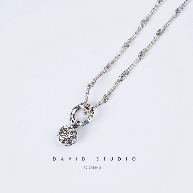 PYRAMID PLUS BALL CHARM – TWIST CHAIN