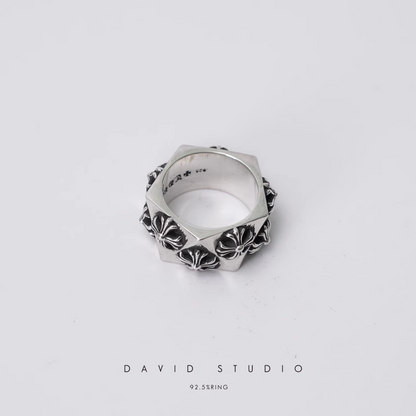 CH PLUS PENTAGON RING