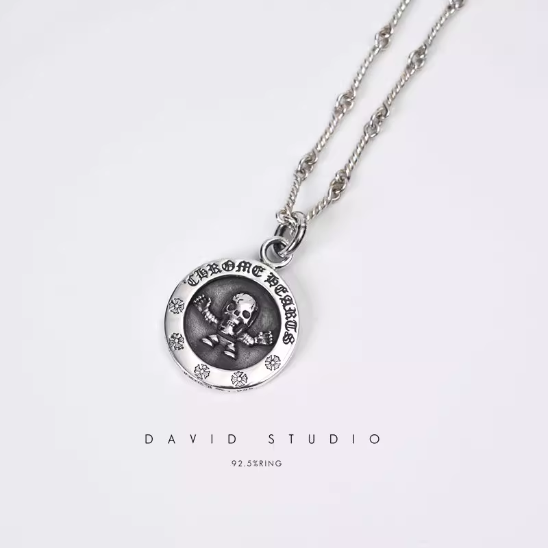 FOTI MEDALLION PENDANT – TWIST CHAIN