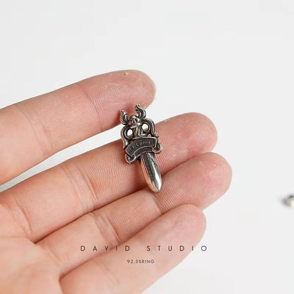 DAGGER RIVET BUTTON