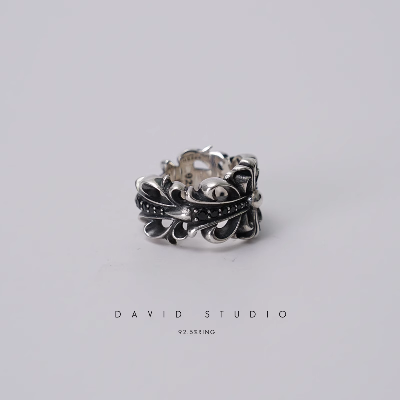 DOUBLE FLORAL RING WITH BLACK DIAMONDS