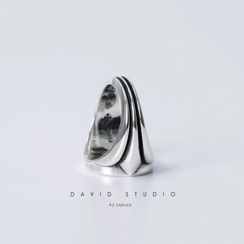 CH PLUS CONCAVE SIGNET RING