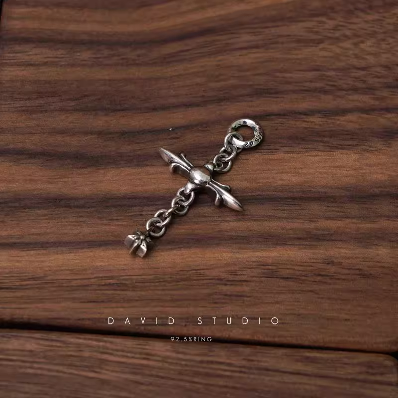ROLY CROSS PENDANT