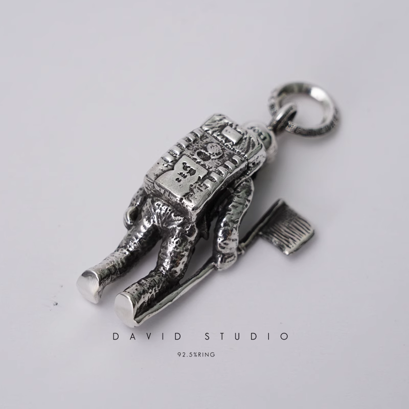 FOTI ASTRONAUT PENDANT