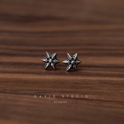CUT OUT STAR EARRING
