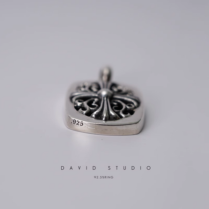 KEEPER PENDANT
