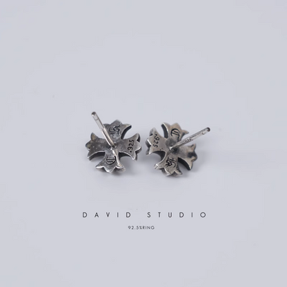 CROSS CUT OUT STUD EARRING
