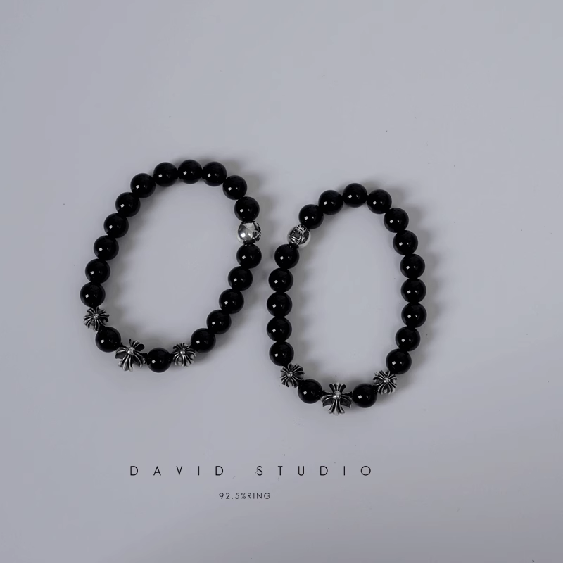 ONYX BEAD BRACELET 8MM (4 SILVER BEADS)