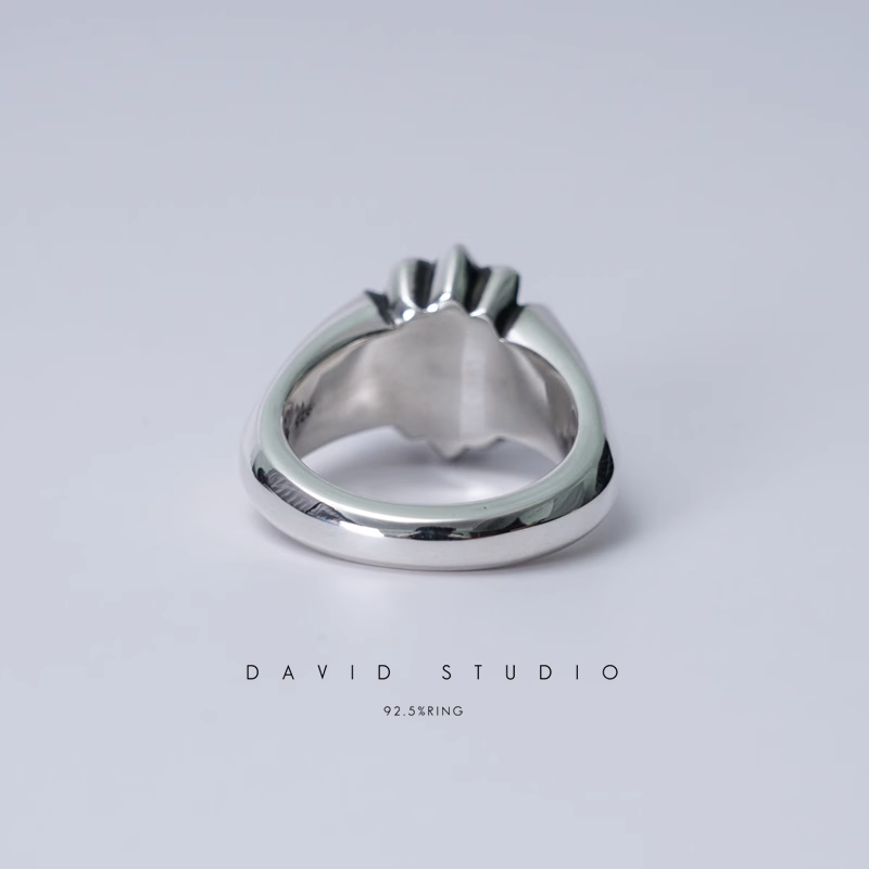 CH PLUS SIGNET RING