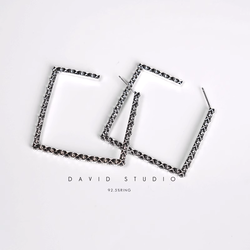 CH PLUS SQUARE HOOP EARRINGS
