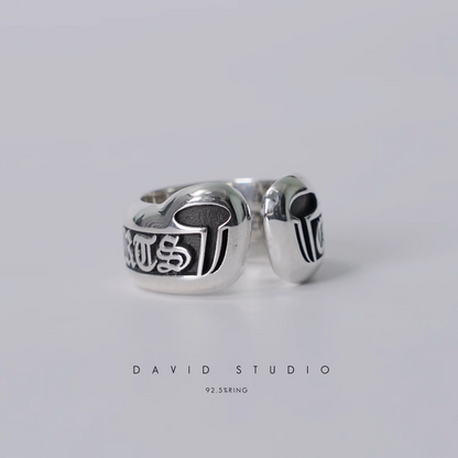 CHROME HEARTS SCROLL RING – SMALL LABEL RING