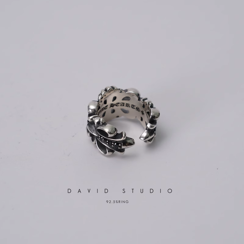 DOUBLE FLORAL RING WITH BLACK DIAMONDS