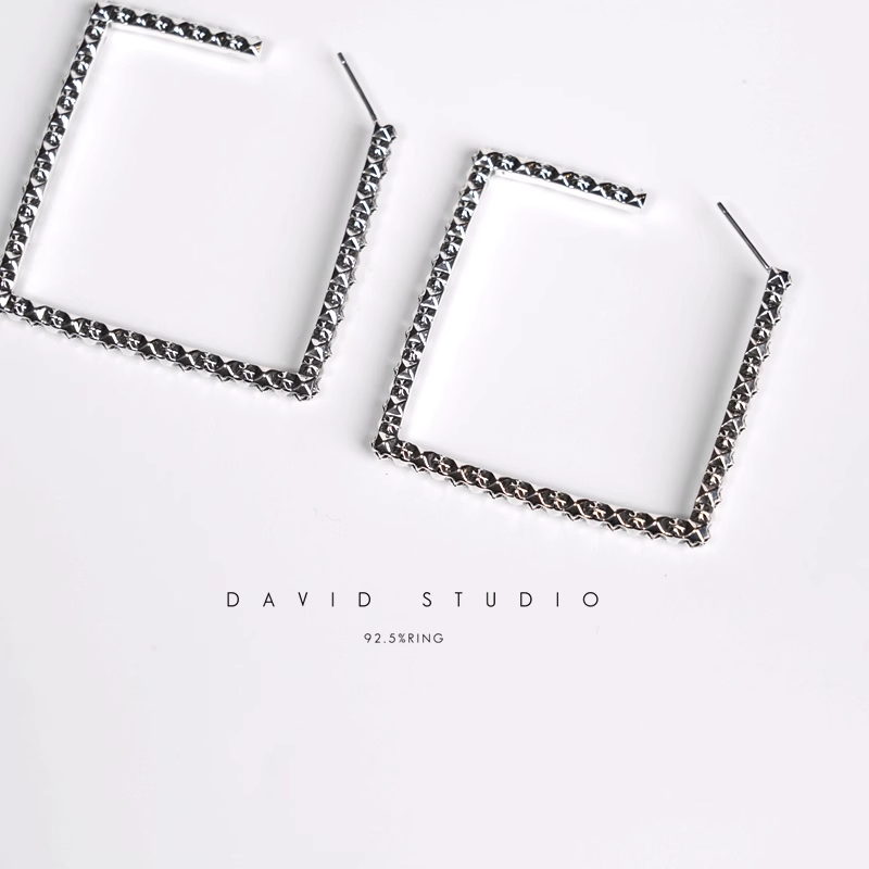 CH PLUS SQUARE HOOP EARRINGS