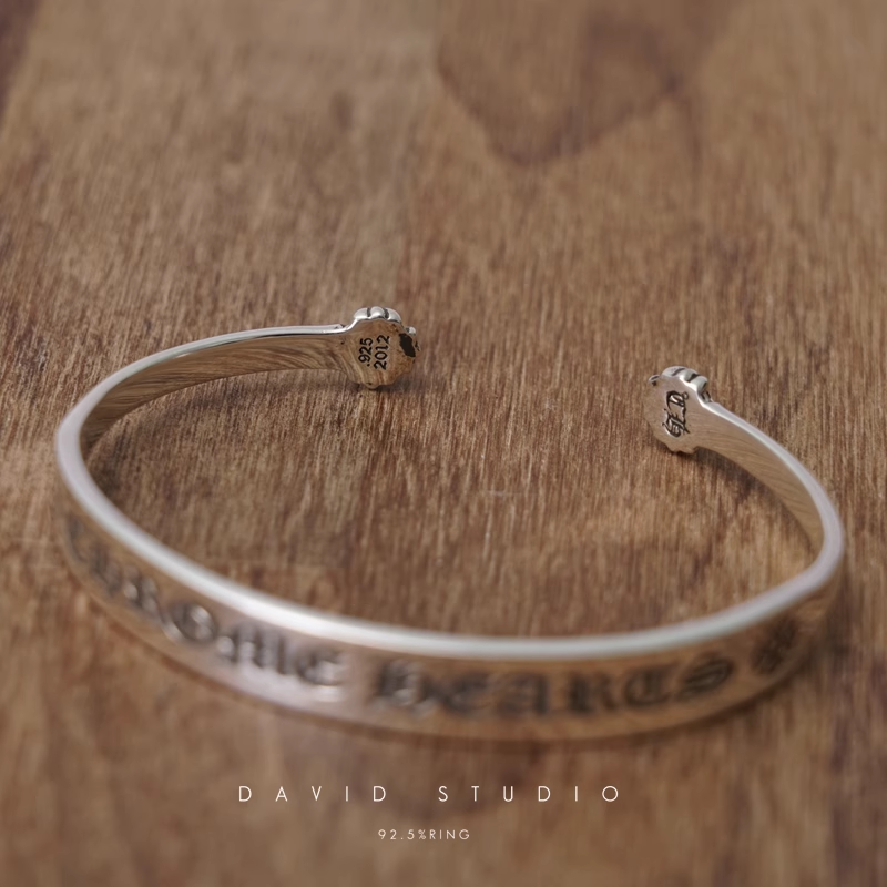 CH PLUS LOGO FLAT CUFF