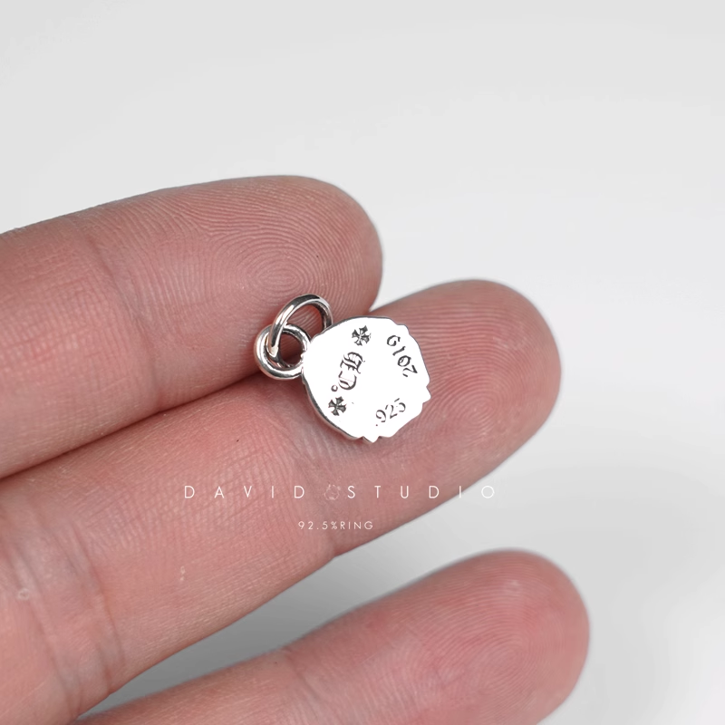 CH PLUS VINE CHARM