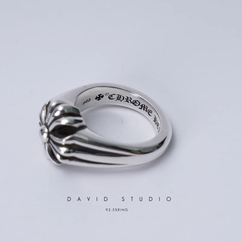 CH PLUS SIGNET RING