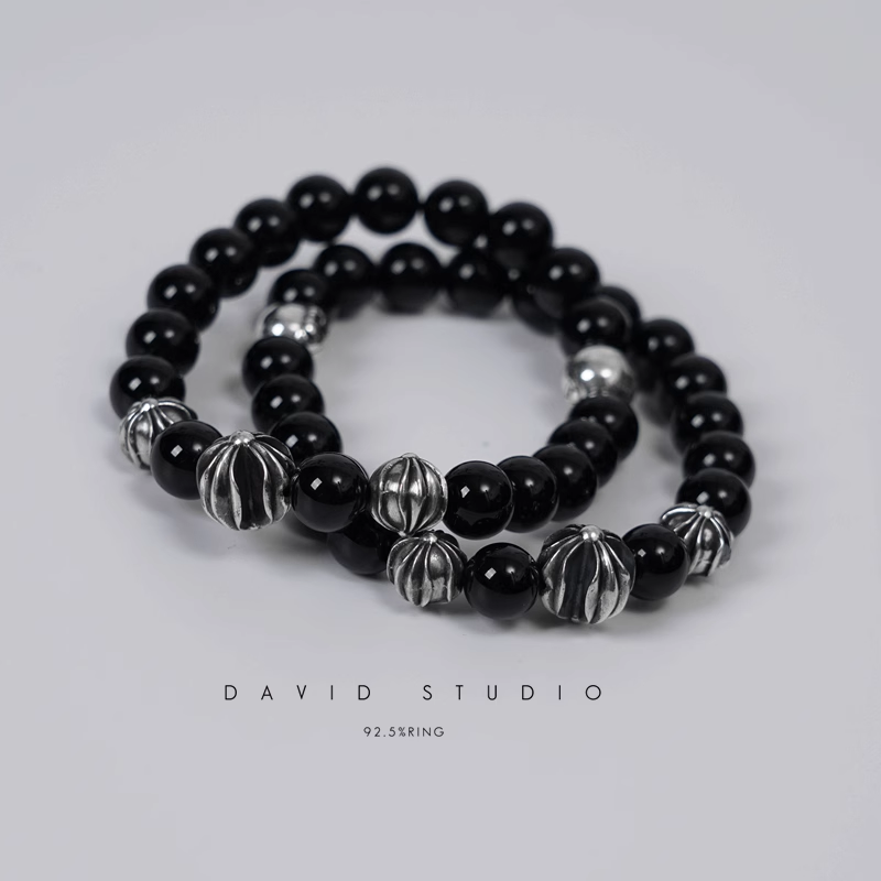 ONYX BEAD BRACELET 8MM (4 SILVER BEADS)