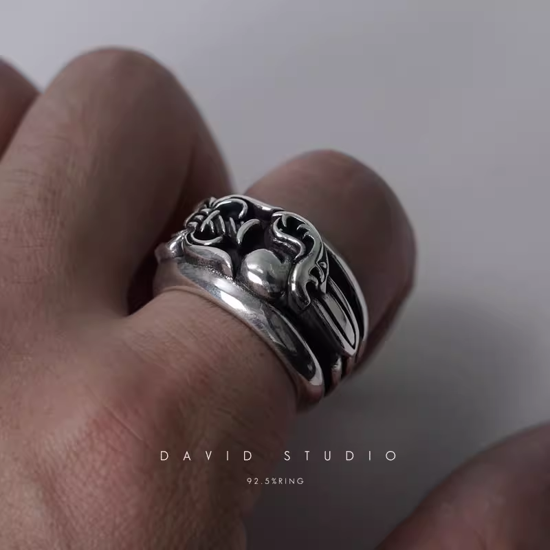 DAGGER HEART RING