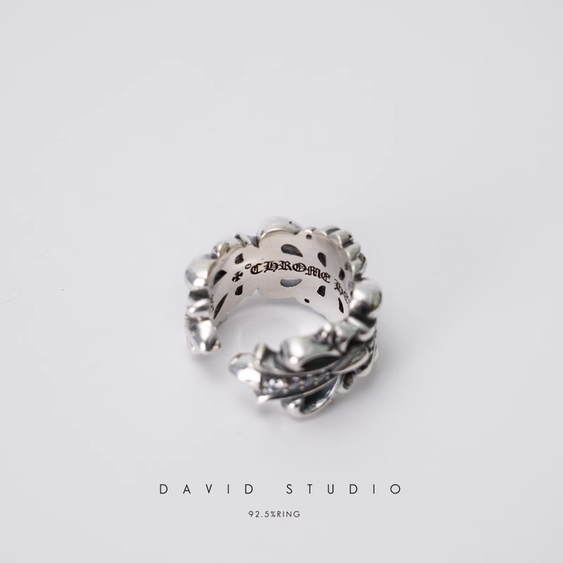DOUBLE FLORAL RING WITH WHITE DIAMONDS