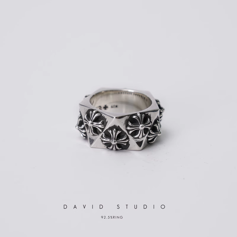 CH PLUS PENTAGON RING
