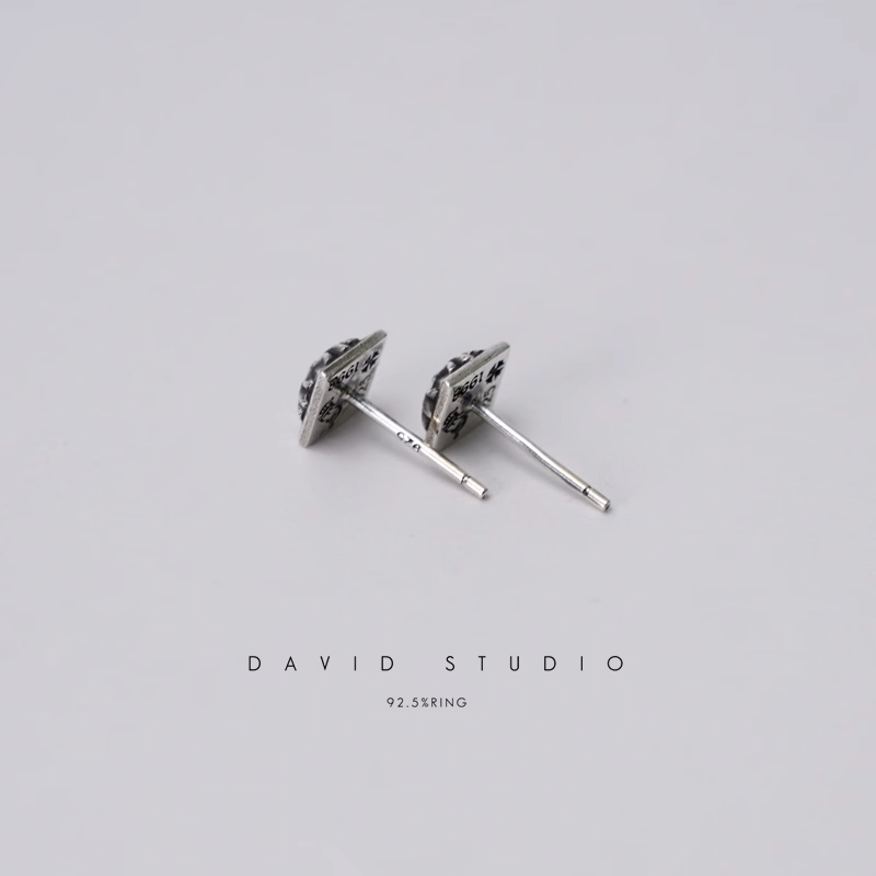 PYRAMID PLUS STUD EARRINGS