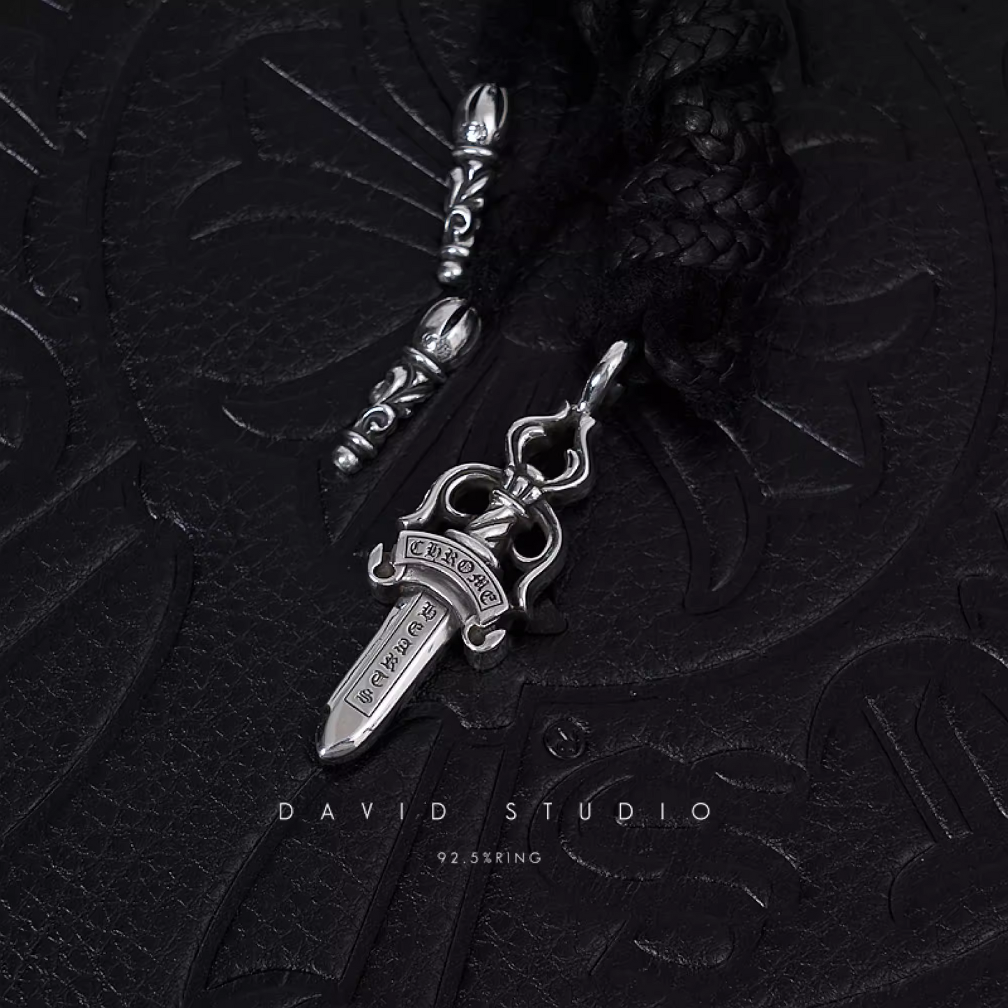 DOUBLE DAGGER PENDANT – LEATHER BRAID