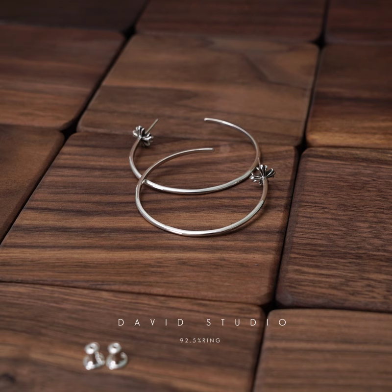 CH PLUS HOOP EARRING