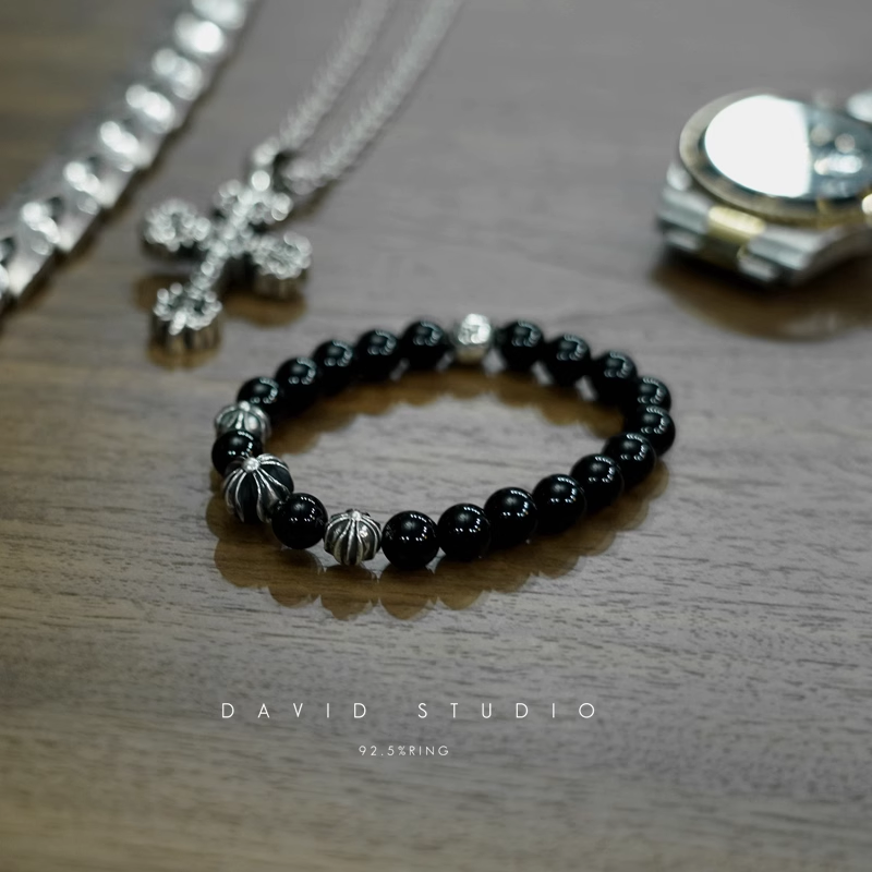 ONYX BEAD BRACELET 8MM (4 SILVER BEADS)