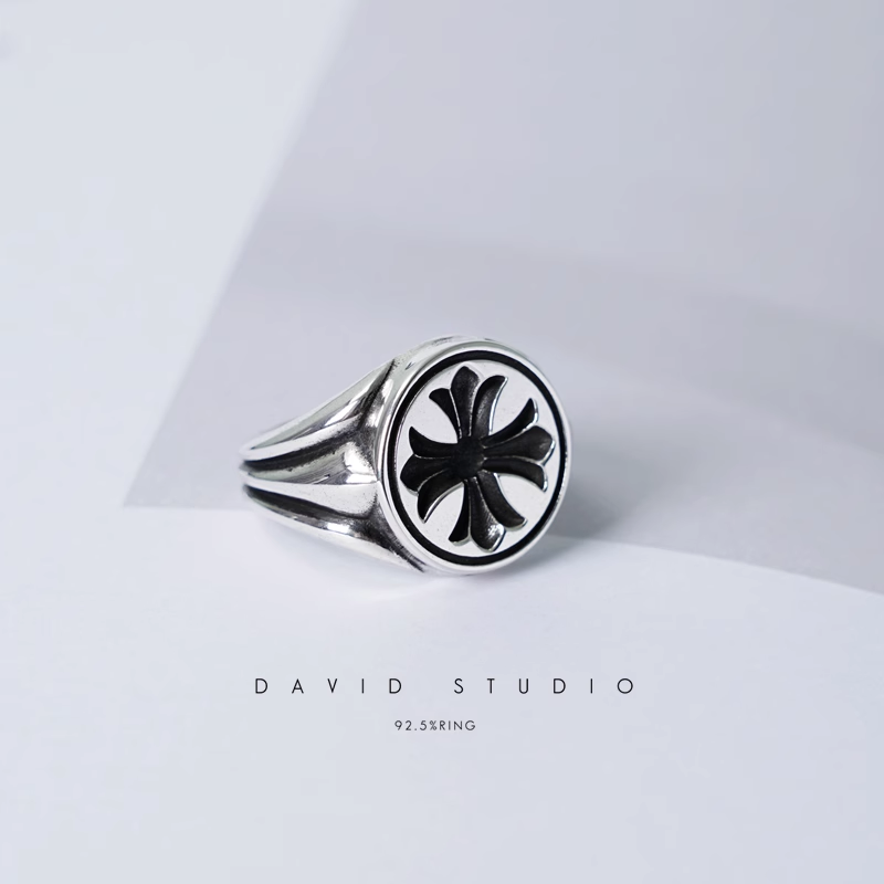 CH PLUS CONCAVE SIGNET RING