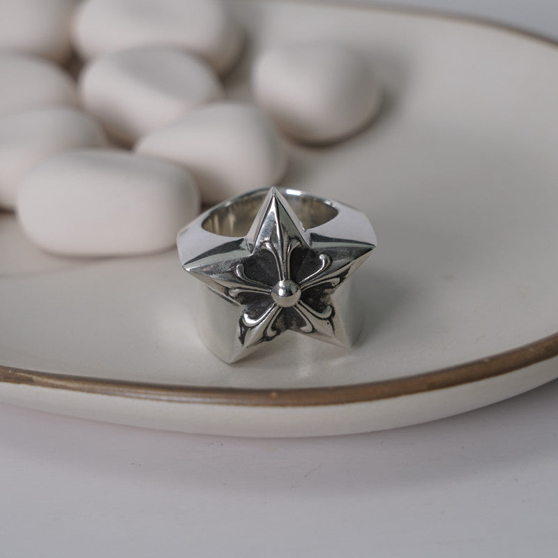 LARGE STAR RING