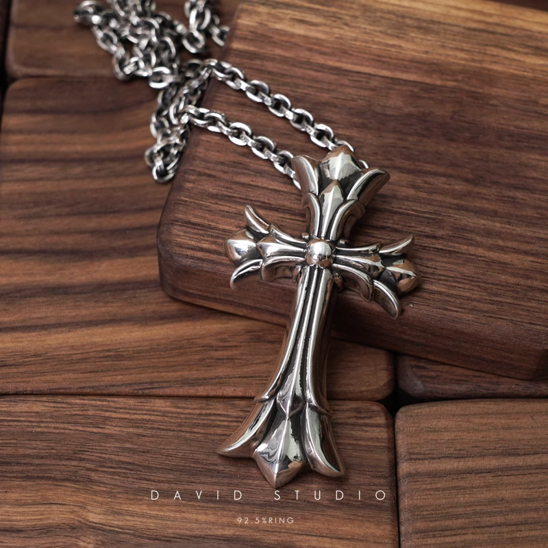 LARGE DOUBLE CROSS PENDANT – PAPER CHAIN