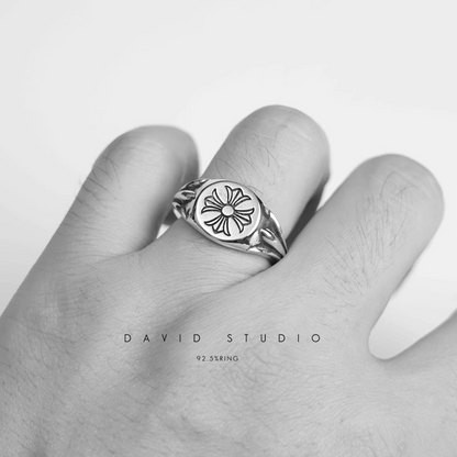 FLAT CH PLUS SIGNET RING