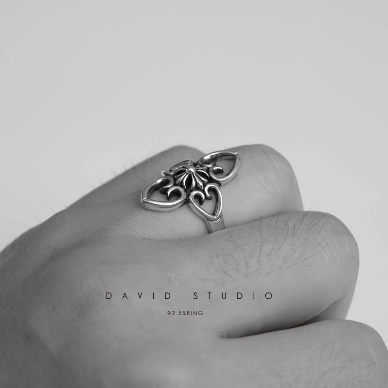 CH PLUS HEART RING