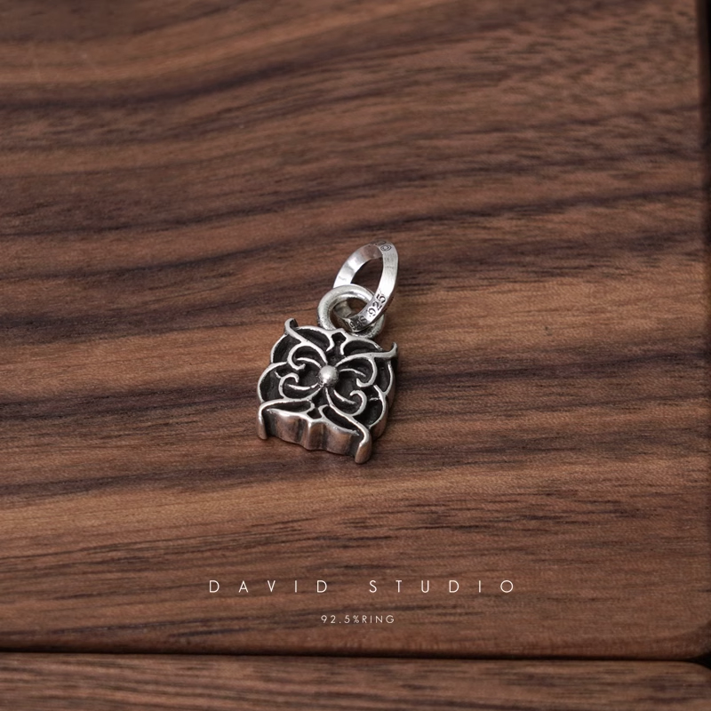 ETERNITY VINE PENDANT