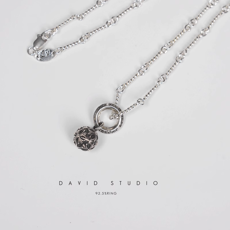 PYRAMID PLUS BALL CHARM – TWIST CHAIN
