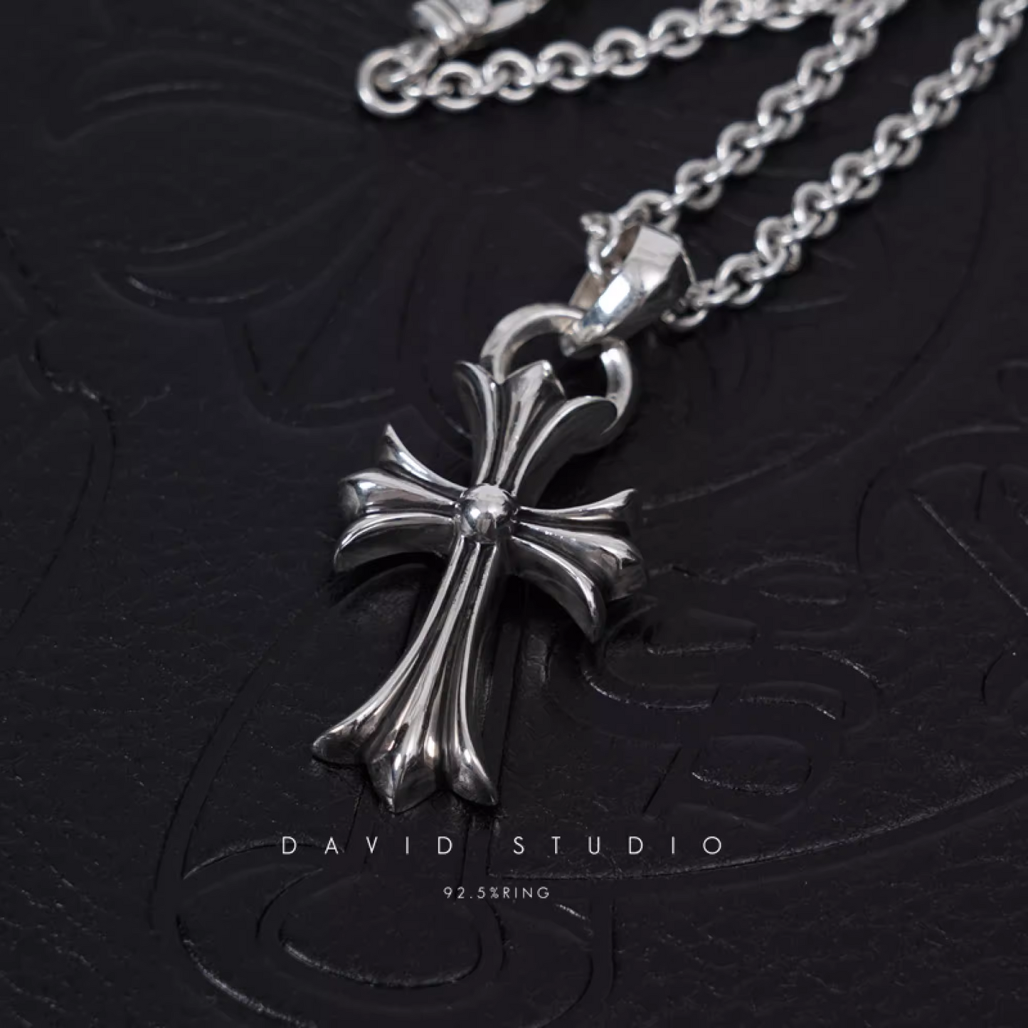 SMALL CROSS PENDANT WITH BAIL – ROLL CHAIN