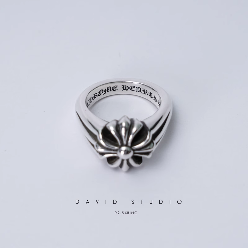CH PLUS SIGNET RING