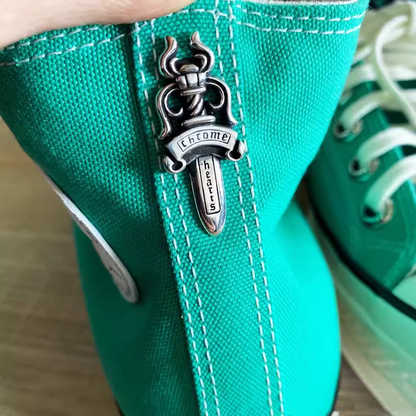 DAGGER RIVET BUTTON