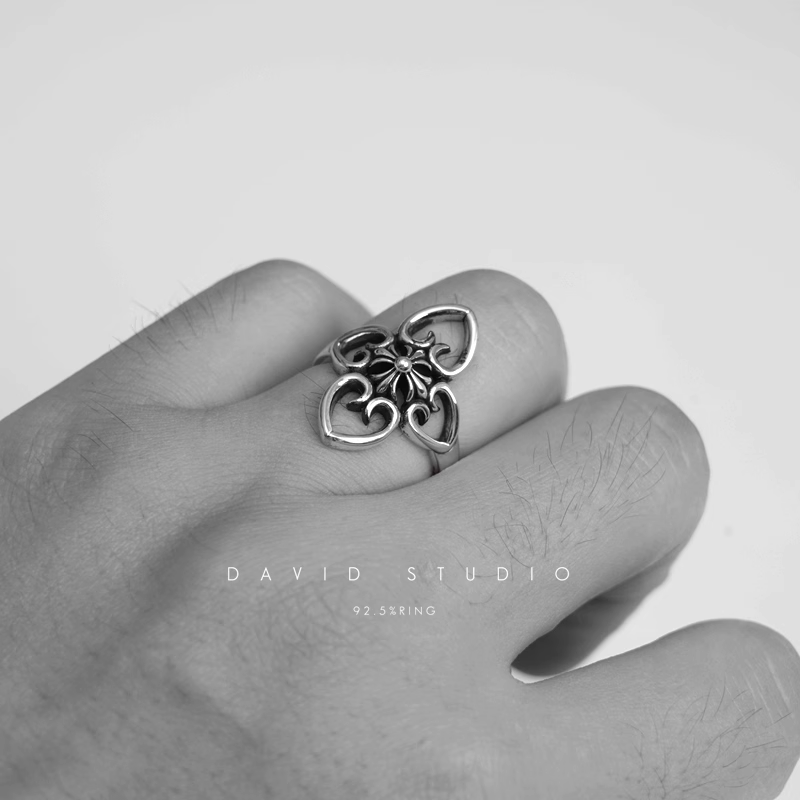 CH PLUS HEART RING
