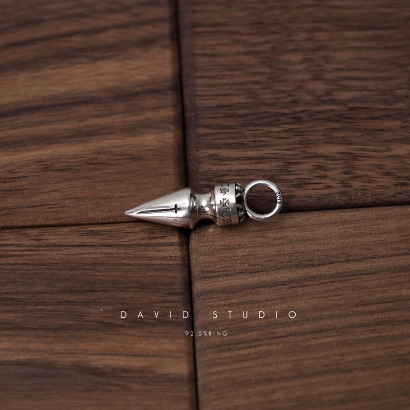 SPIKE PENDANT