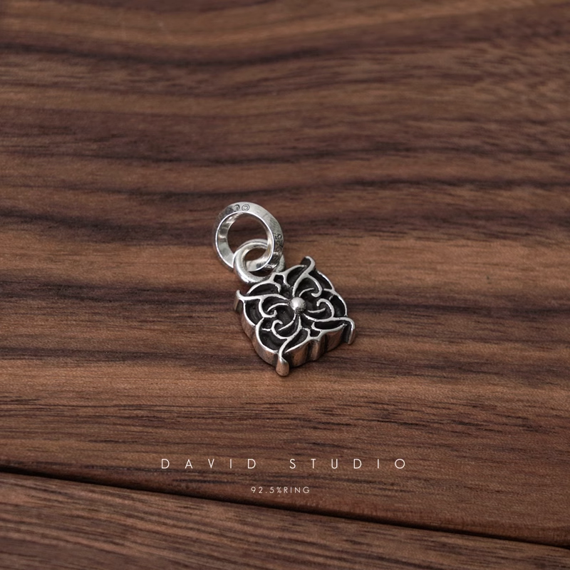 ETERNITY VINE PENDANT
