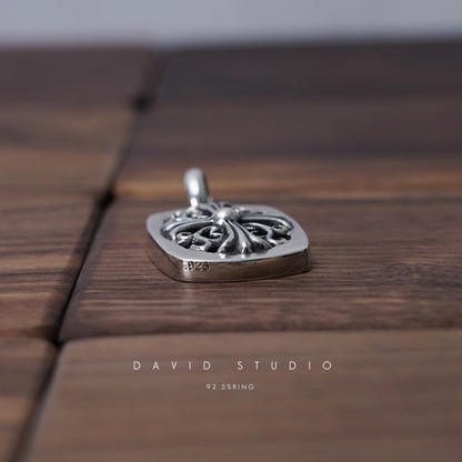 KEEPER PENDANT
